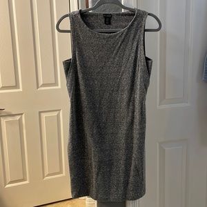 Cute gray dress. Perfect with a Jean jacket.